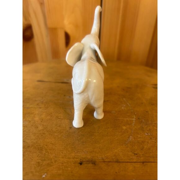 Lenox Ivory Porcelain Elephant Figurine Trunk Up Gold Accent (5618) - Picture 4 of 7